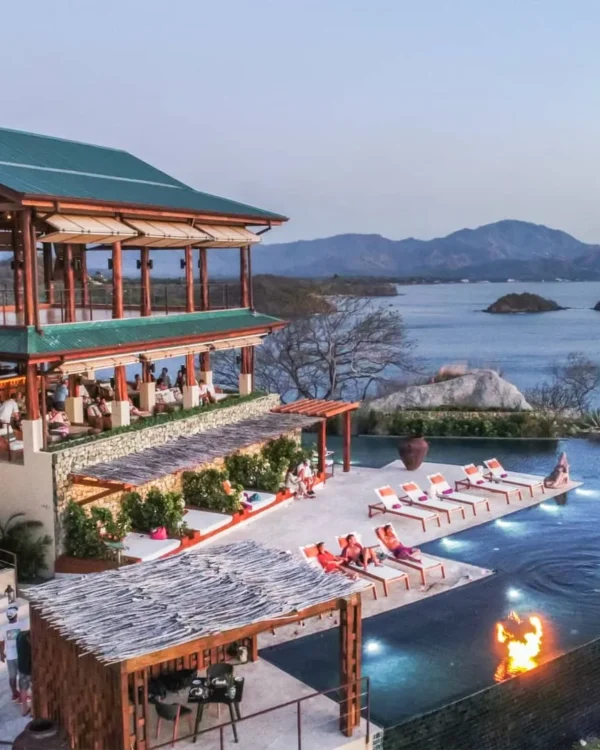 Infinity pool overlooking the Pacific Ocean at Casa Chameleon Hotel Las Catalinas Costa Rica