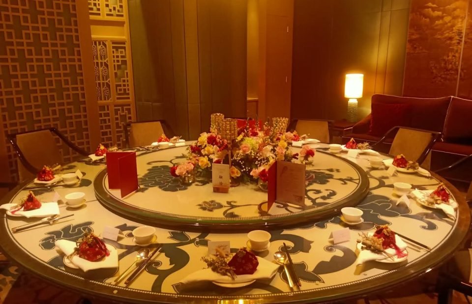 Round banquet table in a private dining room at Mandarin Oriental Jakarta